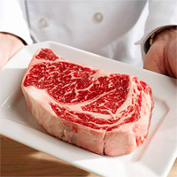 Широкий ассортимент мяса для приготовления стейков